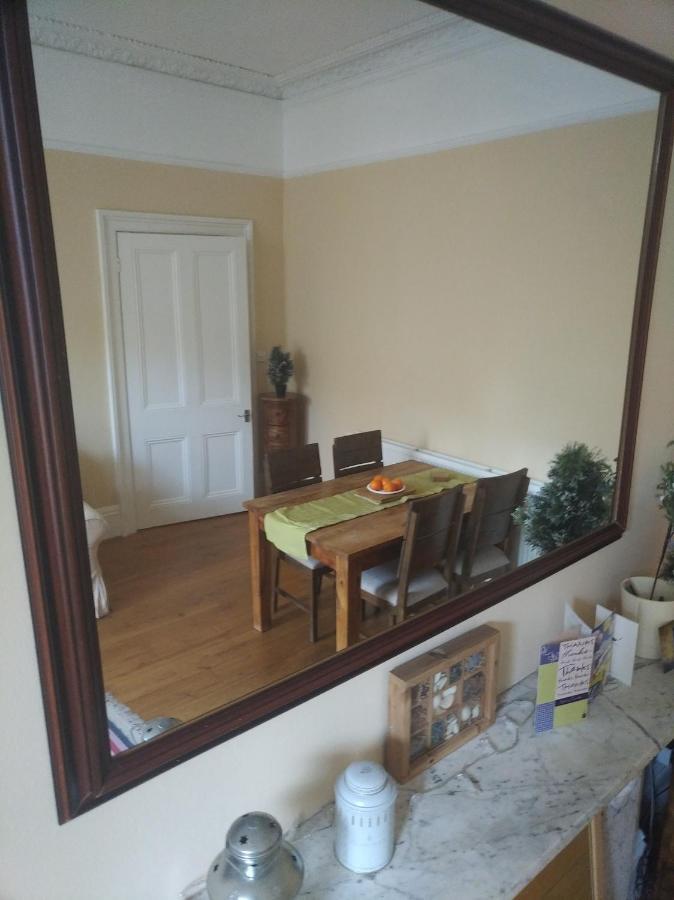 Luxury Holland Park, Sleeps 2, Free S'Fast Wifi Apartment London Bagian luar foto