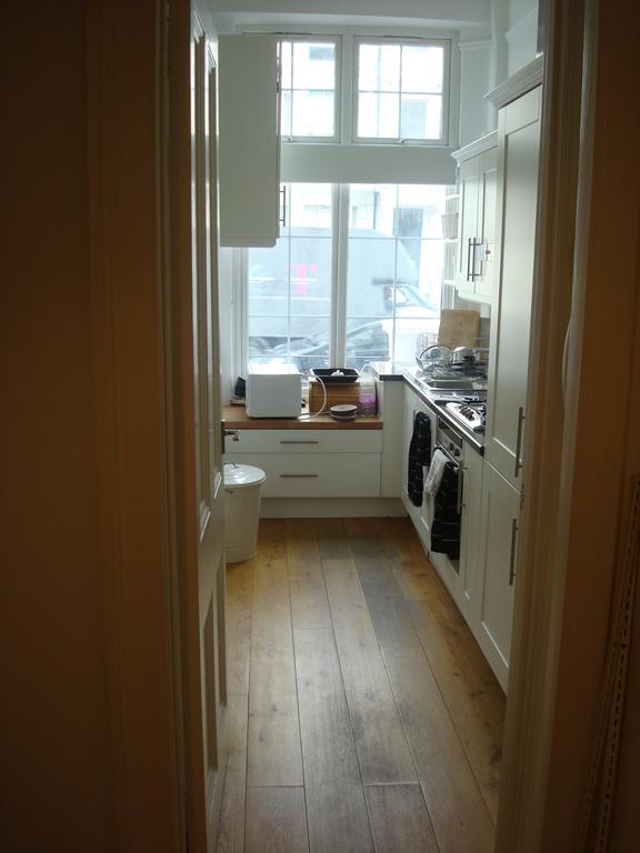 Luxury Holland Park, Sleeps 2, Free S'Fast Wifi Apartment London Bagian luar foto