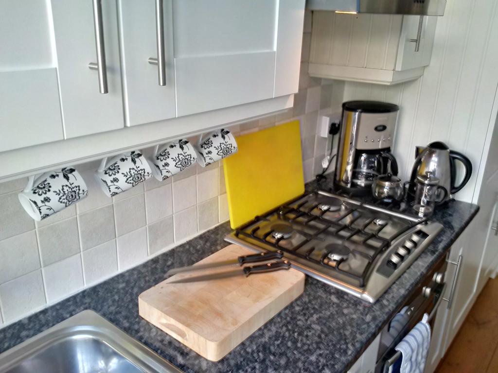 Luxury Holland Park, Sleeps 2, Free S'Fast Wifi Apartment London Bagian luar foto